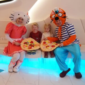 Аниматоры Хэлоу кити на празднике